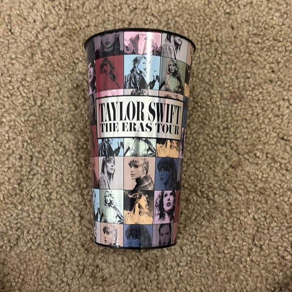VIP EXCLUSIVE TAYLOR SWIFT MERCH - Picture 2 of 7